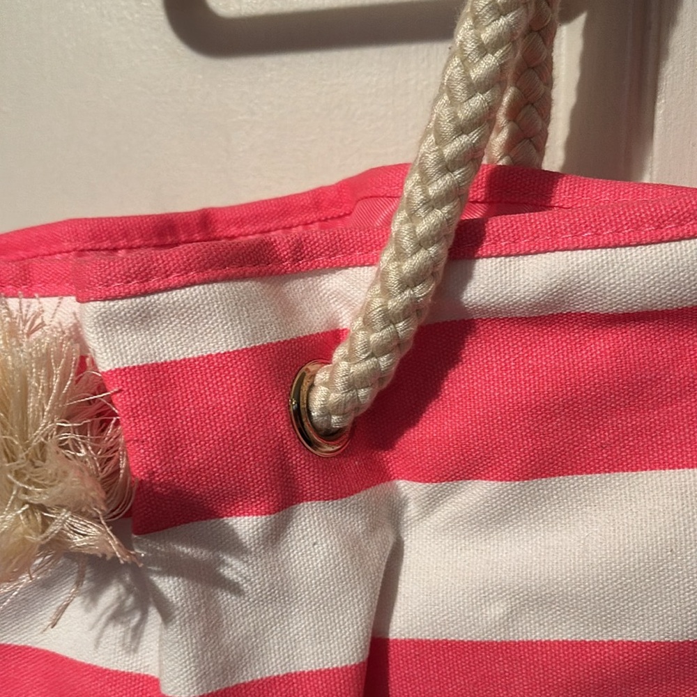 Victoria’s Secret Take me to the Beach bag - Picture 3 of 4